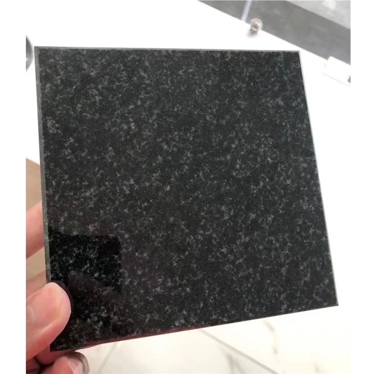 Granit negre al voltant de la xemeneia