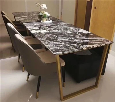 Taula de cuina de marbre negre
