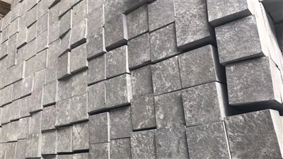 Llambordes negres per a calçada