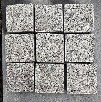 Cubs de paviment de granit duradors i assequibles